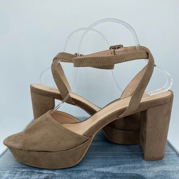 NEW Journee Collection Nairri Women’s Pumps Taupe Size 8.5 - Picture 3 of 10